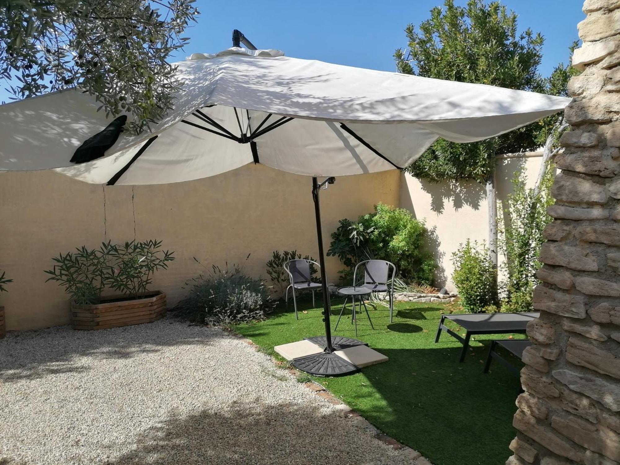 Appartement A l'ombre de l'Olivier à LʼIsle-sur-la-Sorgue Extérieur photo