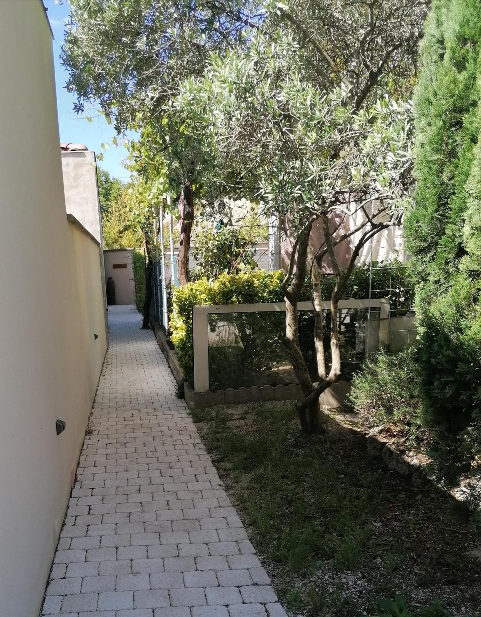 Appartement A l'ombre de l'Olivier à LʼIsle-sur-la-Sorgue Extérieur photo